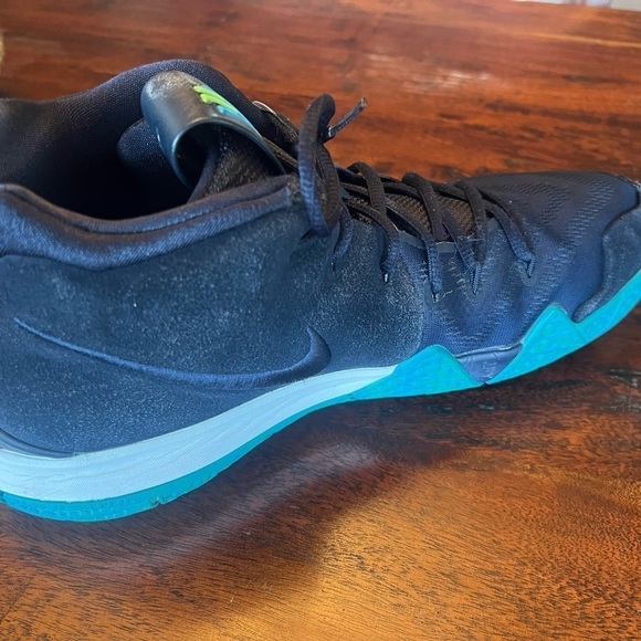 Nike Kyrie 4 Men US 12 943806-401 Dark Obsidian Blue Navy Basketball Shoes D7 - Picture 9 of 16